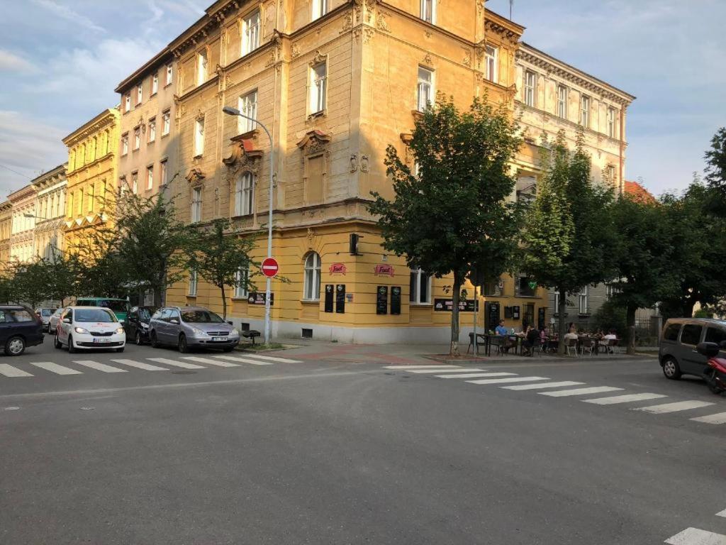 Apatrhostel Brno Брно Екстер'єр фото
